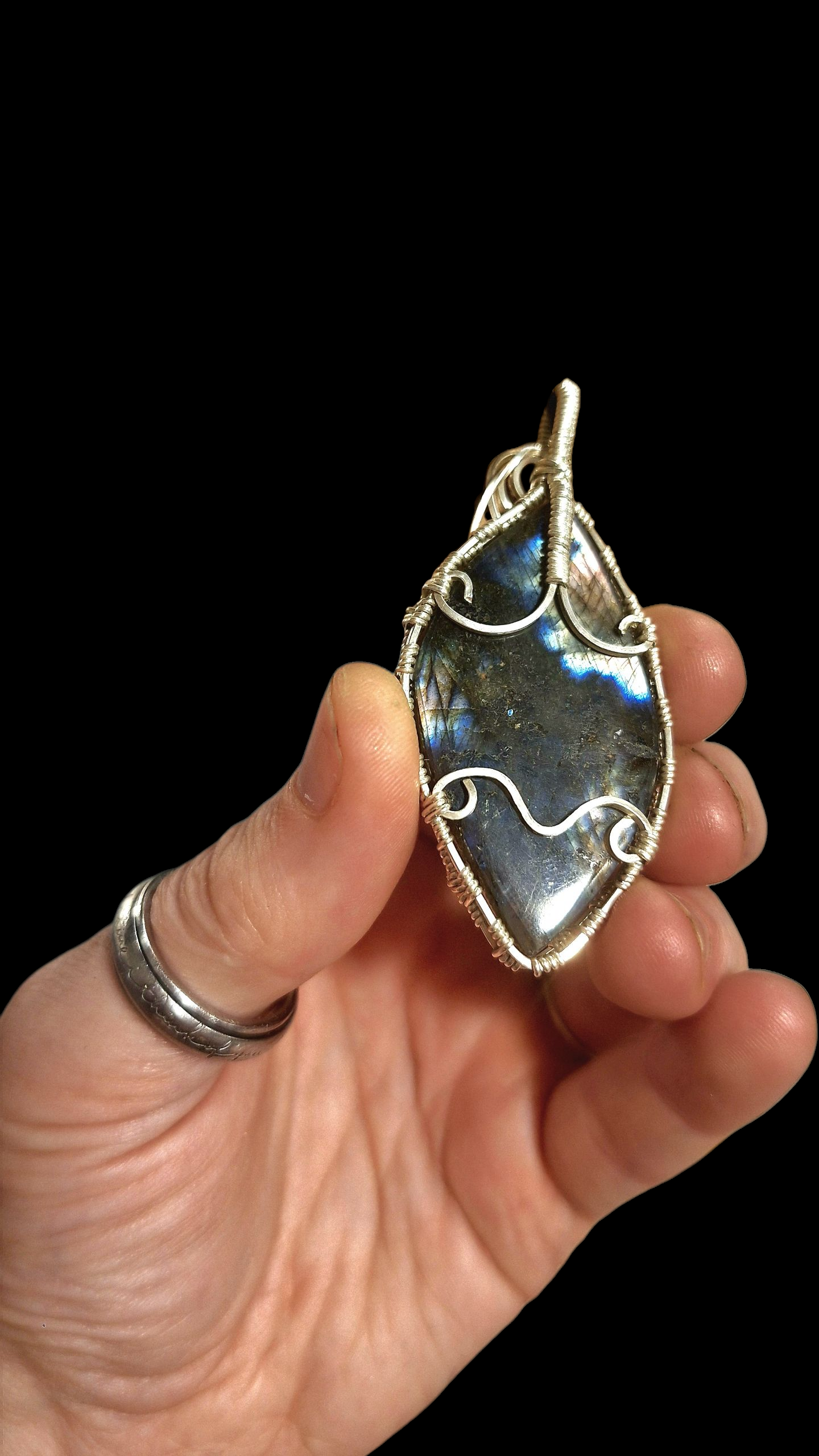 Labradorite Leaf Design
