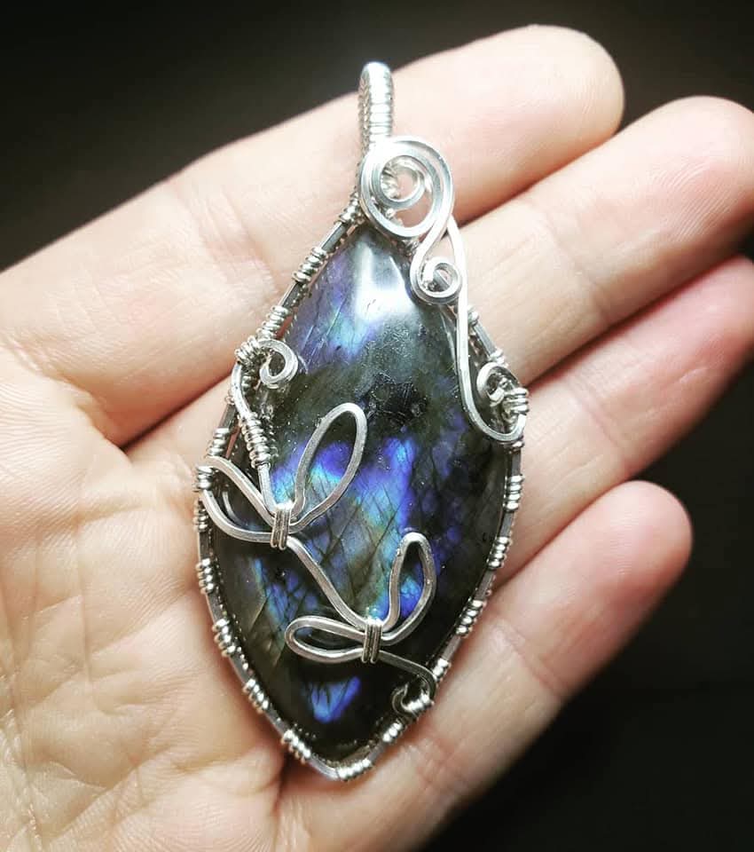Labradorite Leaf Design