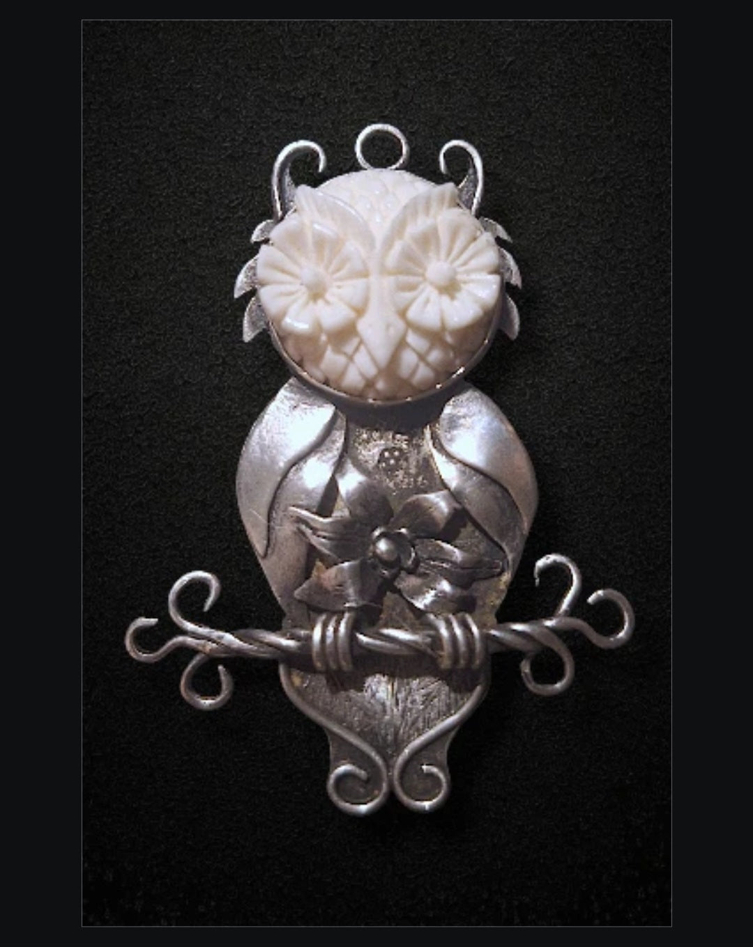 Owl of the Lily