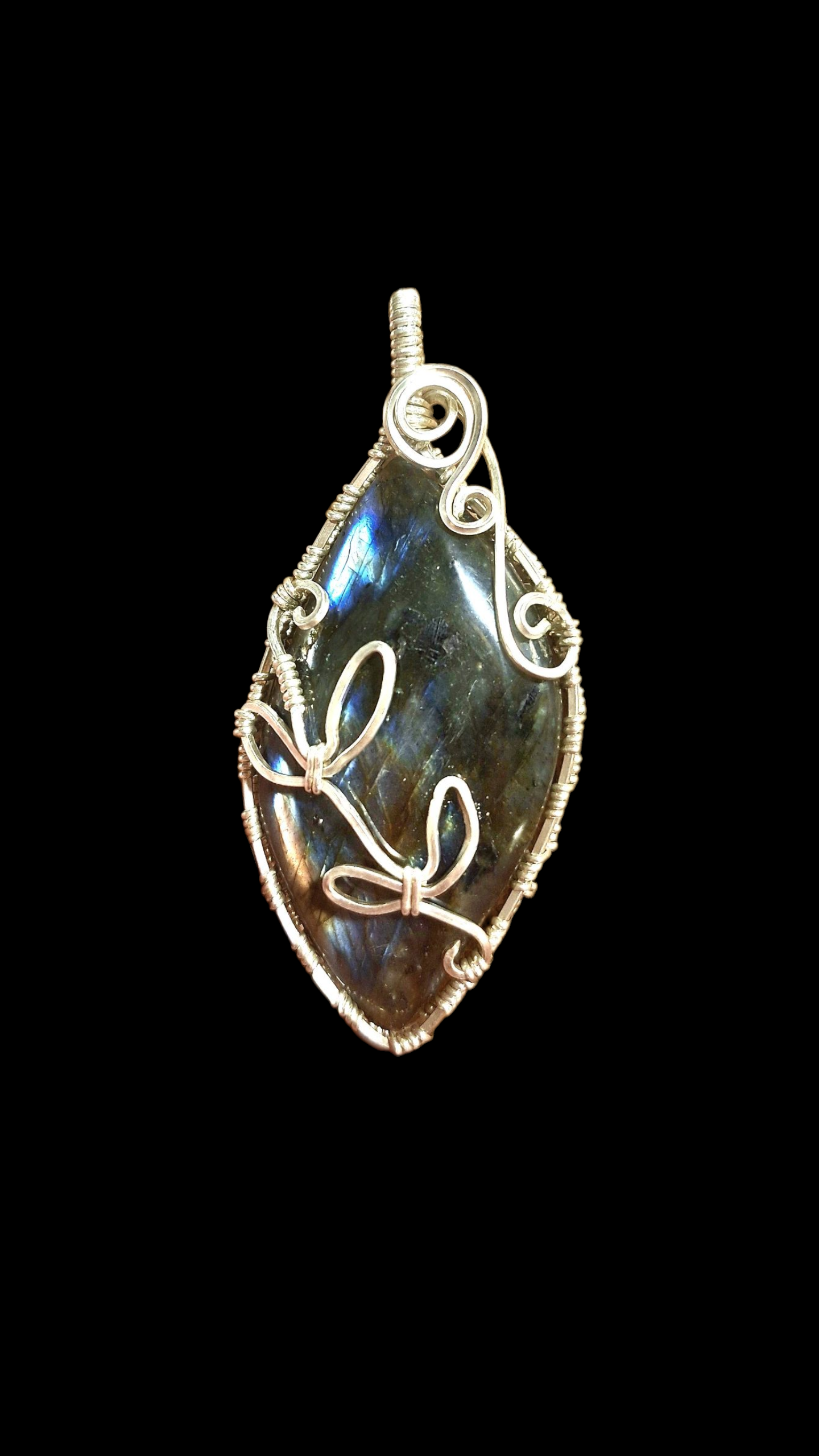 Labradorite Leaf Design