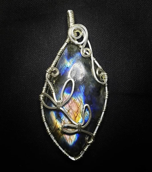 Labradorite Leaf Design